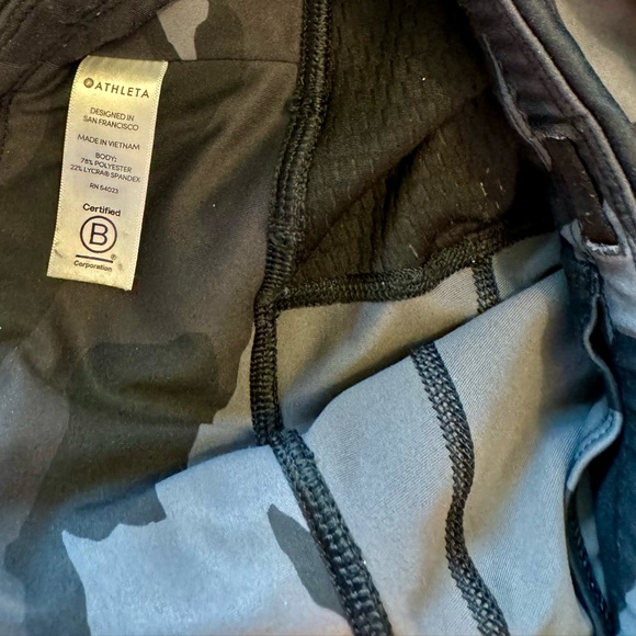 New without tags Athleta camo size medium - Picture 8 of 8